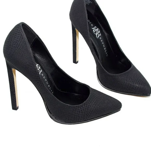 Stepping Out - Picture 3 of 7